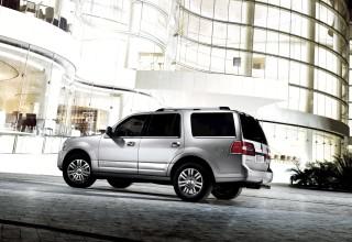 Lincoln Navigator 4WD 2013
