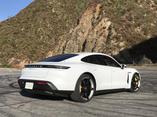 Porsche Taycan Performance Battery Plus 2024