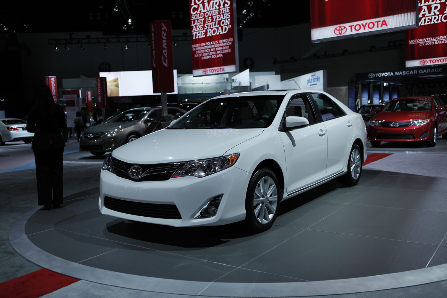 Toyota Camry Hybrid XLE 2012